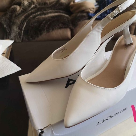 White Heel - Picture 1 of 1